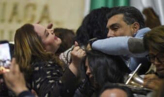 Así empezó el pleito en el Congreso CDMX: PAN y Morena dan su versión