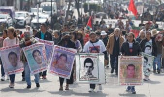 Familias de Ayotzinapa encomiendan su lucha a la Virgen, a 11 años sin justicia | Galería