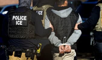 Agente de ICE dispara en la pierna a una persona en Mineápolis al intentar arrestarlo