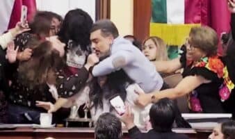 Codazos, empujones, jalones de pelo… Congreso debate profunda reforma al Info CDMX