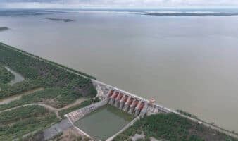 El agua potable bajo asedio: De víctima climática a arma de guerra