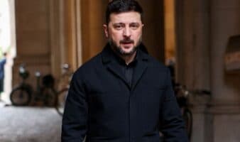 Zelenski se reúne con emisarios de Trump para negociar acuerdo de paz