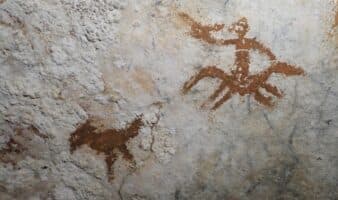 Video | Hallan pintura rupestre que data de más de 67 mil años en Indonesia