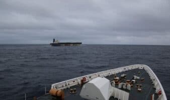 Rusia confirma la liberación de dos tripulantes del buque abordado por EE.UU. en el Atlántico norte