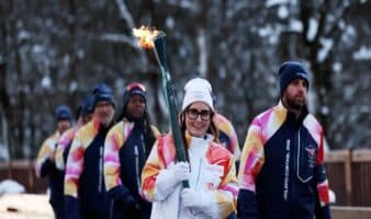 Milano-Cortina 2026: Llega antorcha a sede olímpica en los Dolomitas | Video