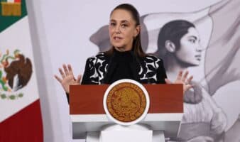 La Mañanera de Sheinbaum | Pide mantener 'calma' ante sarampión; niega reportes sobre drones en Texas (11/02/2026)