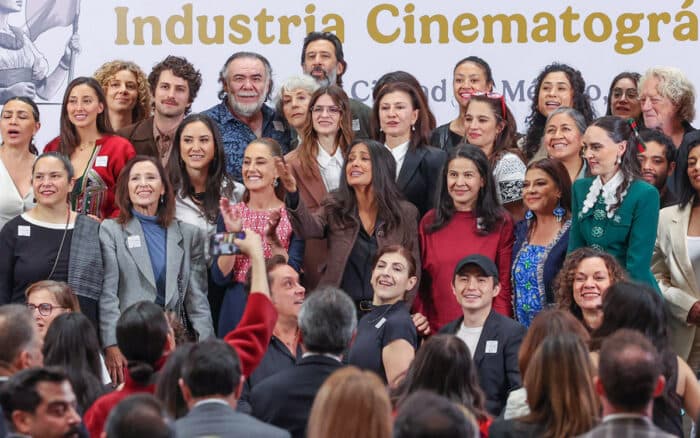 Lo mejor de Aristegui en Vivo: Marx Arriaga se 'atrinchera' en la SEP; Delgado le ofreció embajada; anuncian incentivos para el cine (16/02/2026)