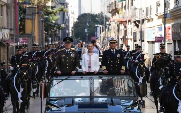 Secretario de la Defensa Nacional urge 'lealtad' ante 'adversidades' que pongan en riesgo a México