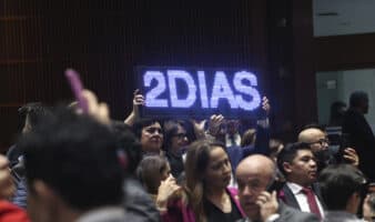 Diputados aprueban reducir jornada laboral a 40 horas, sin dos días de descanso