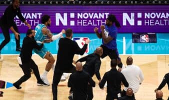NBA: Reparten sanciones a rijosos en el partido Pistons vs. Hornets | Video