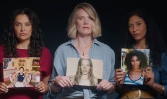 Video | Víctimas de Epstein aprovechan el Super Bowl y exigen al gobierno de Trump difundir toda la información del caso