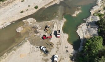 Profepa clausura cuatro bancos de extracción ilegal de materiales pétrelos en el Río Tonameca