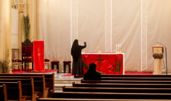 La Policía israelí impide la asistencia del jefe de la Iglesia Católica de Jerusalén a la misa de Ramos