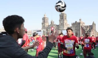 CDMX alcanza Récord Guinness por clase de fútbol más grande del mundo