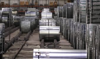 Economía suspende importaciones a 350 acereras por presuntas irregularidades; 400 más bajo análisis