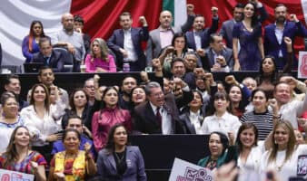 Lo mejor de Aristegui en Vivo: Perfilan plan B de reforma electoral tras rechazo; ponen tope a pensiones 'doradas'; asesinan a exdirigente sindical (12/03/2026)