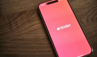 Tinder incorpora más IA a la aplicación para crear 'matches' más personalizados