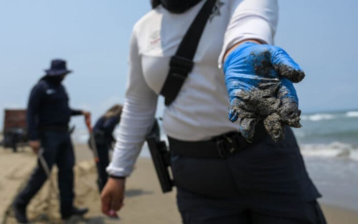 Gobierno anuncia Observatorio Permanente tras derrame en el Golfo de México