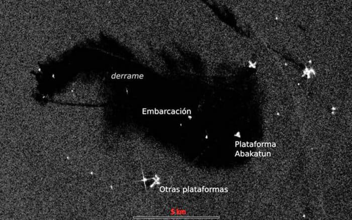 Imágenes satelitales muestran que derrame en el Golfo se originó en ducto de Pemex: CartoCrítica