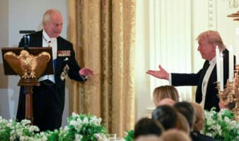 Carlos III a Trump: 'Sin nosotros, ustedes hablarían francés'; bromas y mensajes diplomáticos