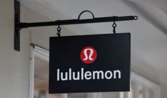 Demandan a Lululemon en EE.UU. por químicos tóxicos en su ropa
