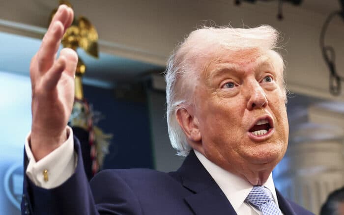 Aristegui en Vivo: Trump vuelve a amenazar a Irán; EE.UU. intercepta carguero iraní; personal estadounidense muere en accidente en Chihuahua (20/04/2026)