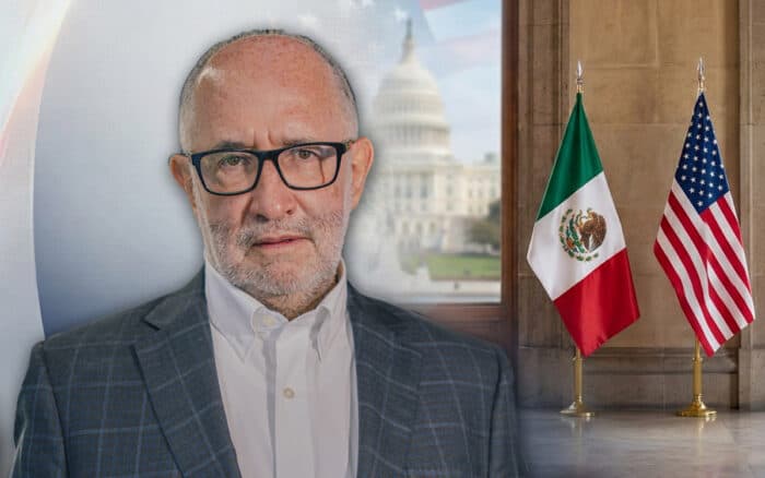 Estados Unidos está 'construyendo un cerco muy grande' sobre México: Cossío