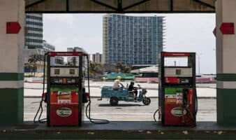Cuba reconoce una situación 'crítica' por la falta total de combustible debido al bloqueo de EE.UU.