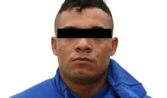 Detienen a 'El Deivid', presunto líder de 'La Chokiza', en el AICM