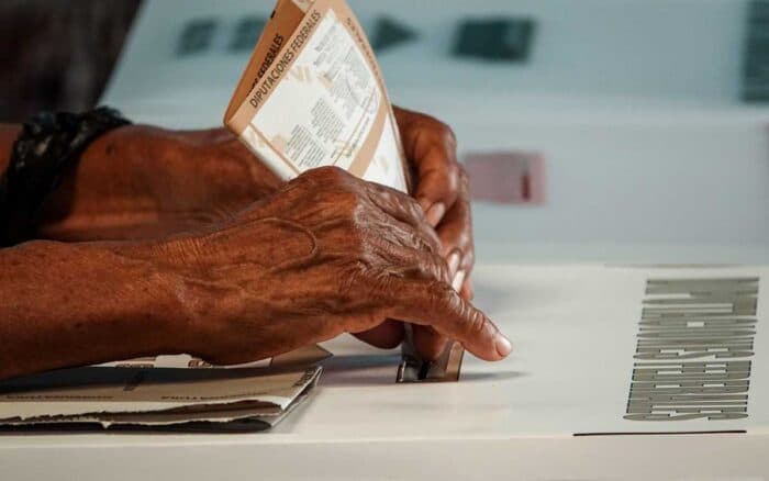 Alcocer advierte vacíos legales y errores en reformas electorales que Morena busca aprobar en 'fast track'