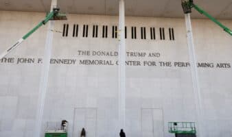 Premios 'Kennedy Center' cambian de sede en medio de disputa por el nombre de Trump