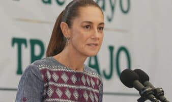'La presidenta está fuerte y sólida': Sheinbaum; niega estar entre la espada y la pared