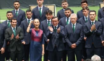 Sheinbaum abandera a la Selección Mexicana para el Mundial 2026 | Video