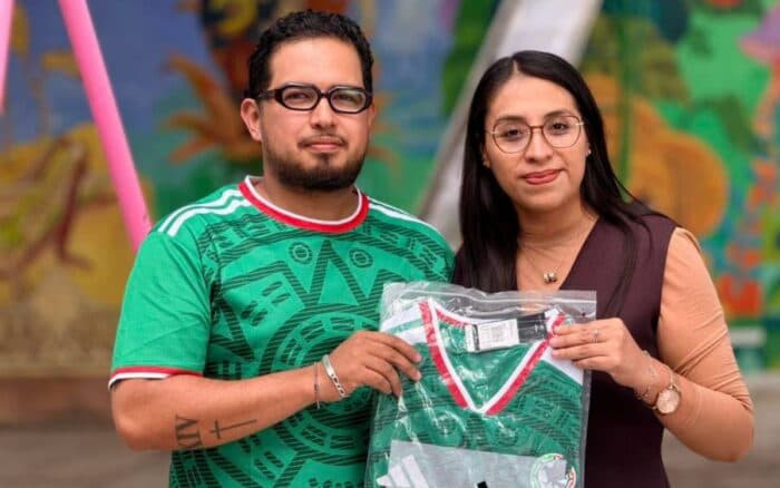 Alcaldesa de Tenancingo reparte playeras del Tri en plena investigación por supuesto autosecuestro