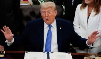 Trump advierte que podría poner fin al T-MEC