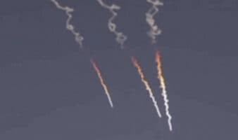 Irán dice que la ofensiva de EE.UU. deja 'casi inservible' el alto al fuego y reivindica nuevos ataques