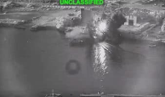 ¿Por qué Trump arremete con drones navales contra la ciudad portuaria iraní de Bandar Abbas?