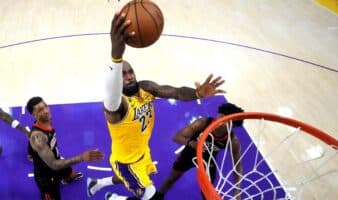 LeBron James ficha por los Philadelphia 76ers