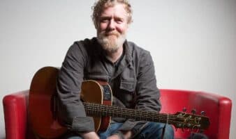 Muere Glen Hansard, músico irlandés ganador del Oscar
