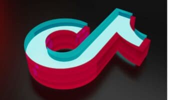 TikTok llega a acuerdo con adolescente antes de juicio por adicción a redes sociales