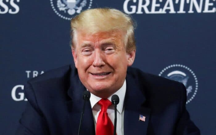 Trump defiende sus ganancias millonarias en criptomonedas