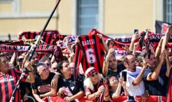 Despiden miles de personas a Franco Baresi en Milan