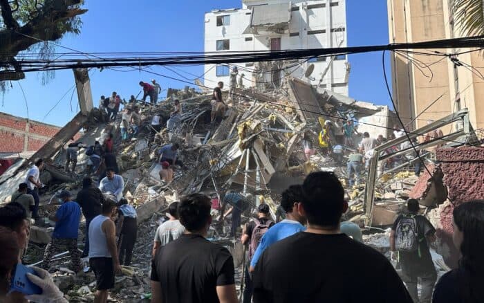 Colombia declara desastre nacional; suman 132 muertos por fuerte sismo