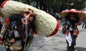 Miles de indígenas toman la Ciudad de México con cultura y demandas