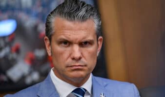 EE.UU. no descarta una intervención militar en Cuba, advierte Hegseth