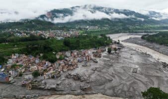 Qué se sabe de la riada que devastó Nepal y Tíbet