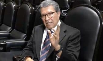 Monreal pide a Rocha que reconsidere y pida licencia otra vez