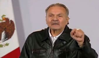 Director del Infonavit niega ocultar bienes y autos