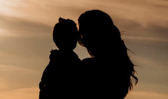 México llega a 130.9 millones de habitantes; aumenta edad mediana y baja fecundidad: Inegi