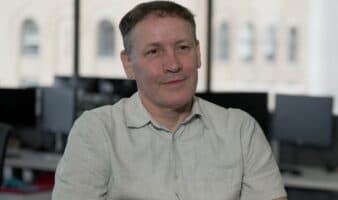 IA podría dañar más a los niños que las redes sociales, advierte ex jefe de seguridad de Google